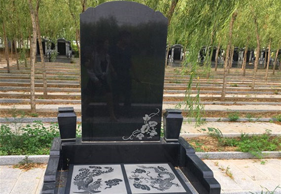 標(biāo)準(zhǔn)墓區(qū):立碑05