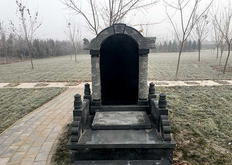 丹楓園三區(qū):龍鳳碑