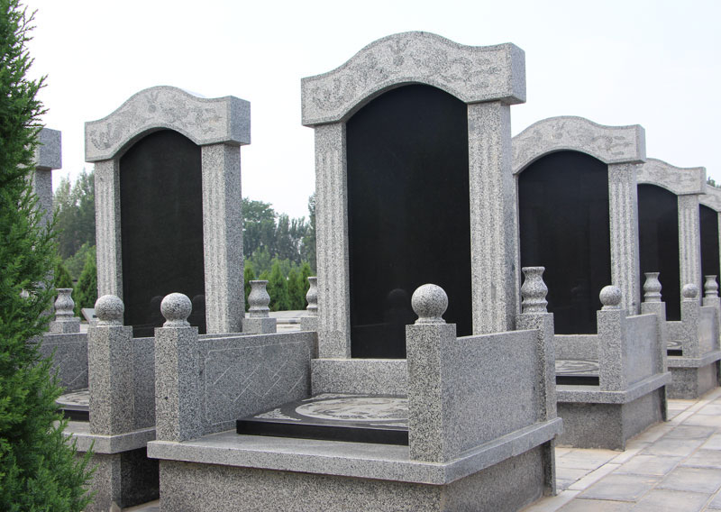 福澤苑五區(qū):圓拱龍鳳碑