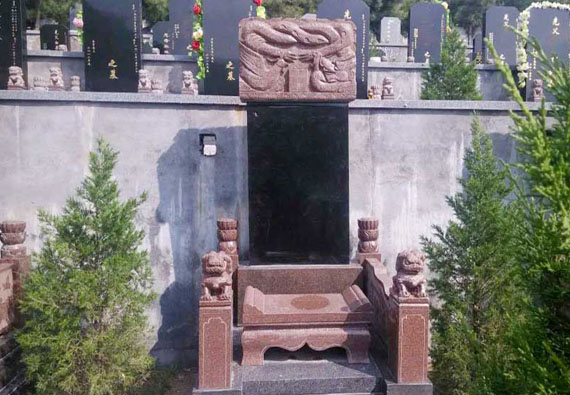 和諧園:龍獅碑