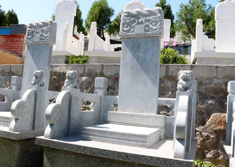 百合苑2區(qū):龍鳳雙獅碑