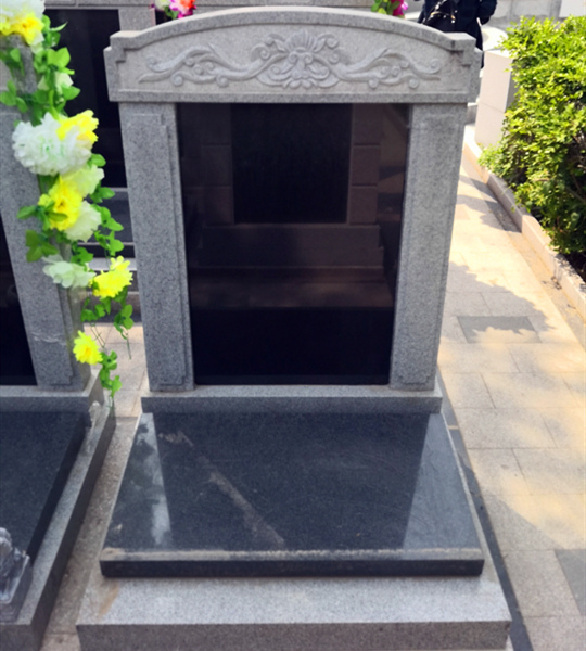 居庸園立碑2