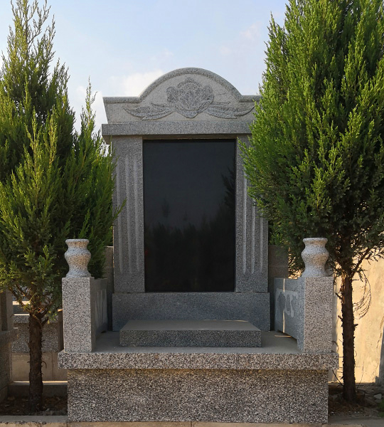 鑫澤園立碑