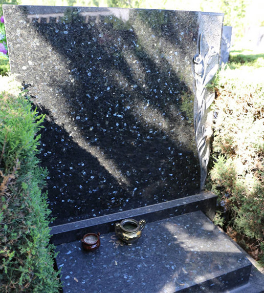 標(biāo)準(zhǔn)墓區(qū)雪花潔雅碑